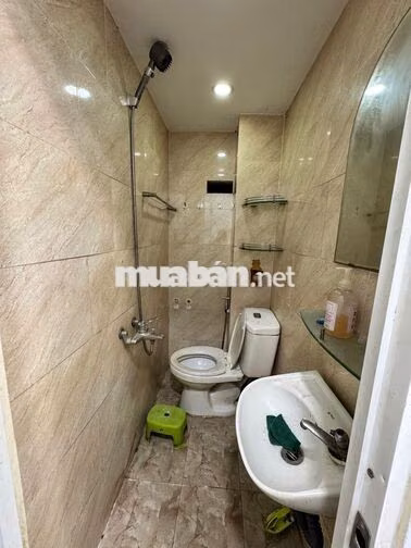 NHÀ SẠCH Ở NGAY 2PN 2WC LẠC LONG QUÂN GẦN CHỢ VẢI TÂN BÌNH