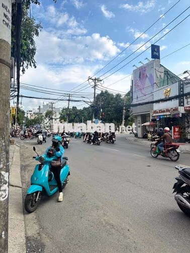 SANG TIỆM NAIL-MI-GỘI ĐẦU CAO CẤP NGAY NGÃ 4 GÒ VẤP, SIÊU RỘNG 2 LẦU