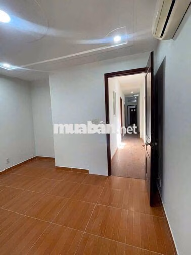 Cho thuê nhà mặt tiền đường Lý Phục Man dài 50m thuận tiện setup 