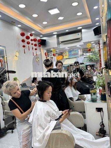 Tuyển Thợ Phụ Chính Tóc
