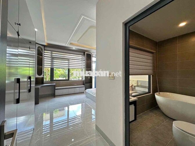 NHÀ MẶT TIỀN KINH DOANH GẦN TRƯỜNG ĐẠI HỌC VĂN LANG