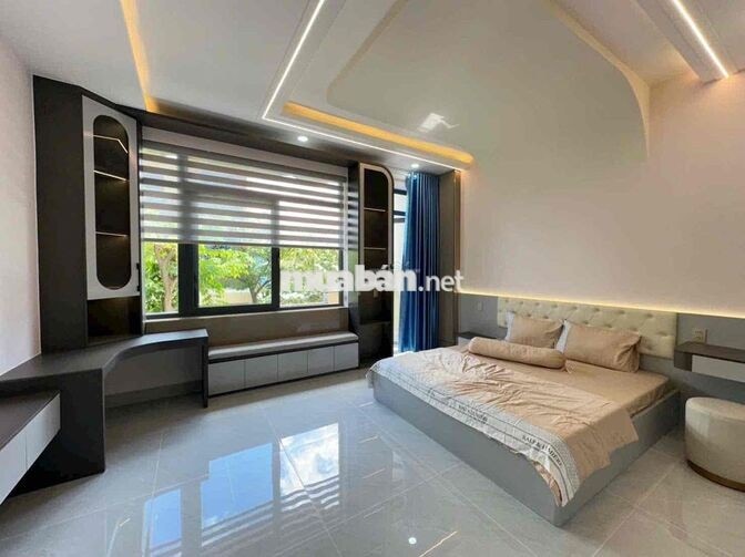 NHÀ MẶT TIỀN KINH DOANH GẦN TRƯỜNG ĐẠI HỌC VĂN LANG