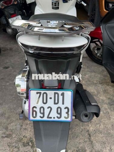 Honda SH 125 CBS 2026 Trắng 2000 km lướt mới chính