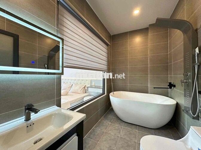 NHÀ MẶT TIỀN KINH DOANH GẦN TRƯỜNG ĐẠI HỌC VĂN LANG