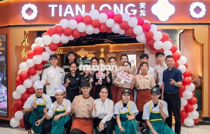 Q7 KHAI TRƯƠNG TUYỂN PHỤC VỤ/LỄ TÂN LƯƠNG TÍP CAO