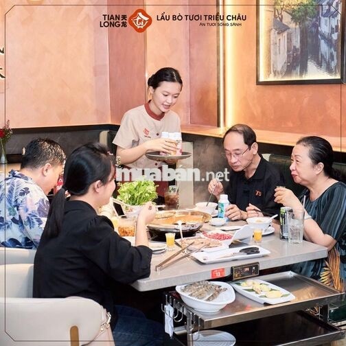 Q7 KHAI TRƯƠNG TUYỂN PHỤC VỤ/LỄ TÂN LƯƠNG TÍP CAO