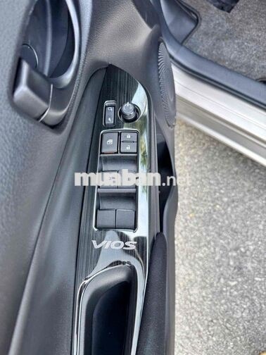 Toyota Vios 2025 Số sàn 15000 km Vàng cát mới tinh
