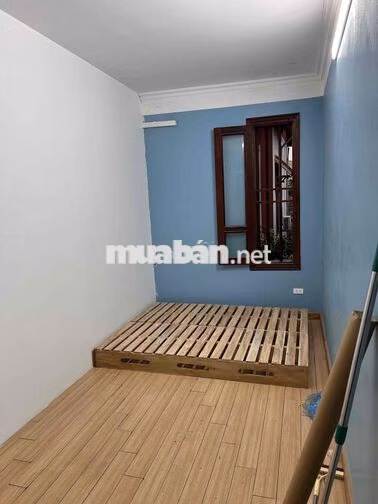 CHO THUÊ PHÒNG TRỌ GIÁ RẺ NGAY CẦU THANH TRÌ NHÀ MẶT TIỀN VÀO Ở NGAY