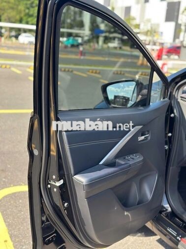 Mitsubishi Xpander Cross 2024 Đen 17.500 km