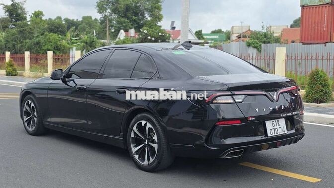 VinFast Lux A2.0 Base 2022 Đen 61.000 km