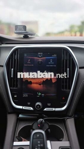 VinFast Lux A2.0 Base 2022 Đen 61.000 km