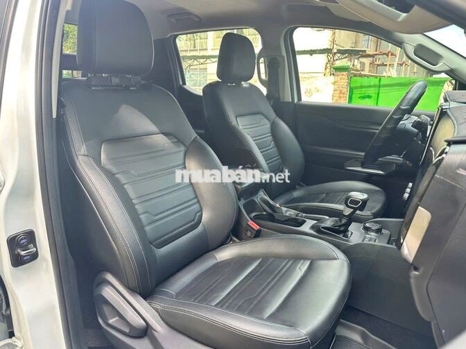 Ford Ranger 2025 Sport 4x4 Trắng 14.000km
