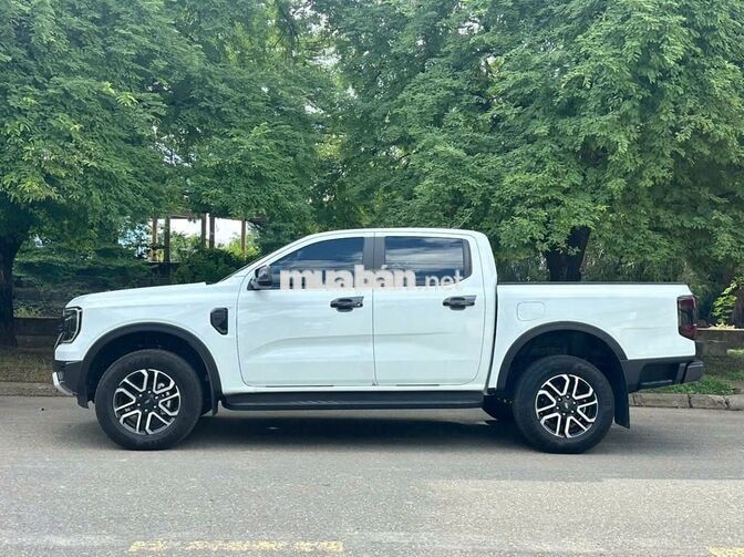 Ford Ranger 2025 Sport 4x4 Trắng 14.000km