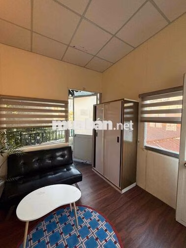 Cho thuê phòng Ban Công duplex