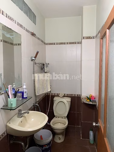 Bán nhà Cao Văn Lầu Quận 6 4mx16.5m. Liên hệ : 0938363666 (Kim)