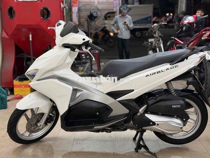Ab 125 2017 trắng bạc máy rin keng nợ xấu trả 8tr5