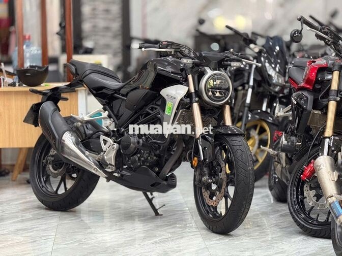 Honda CB300R odo 17.000km 1 chủ đập thùng