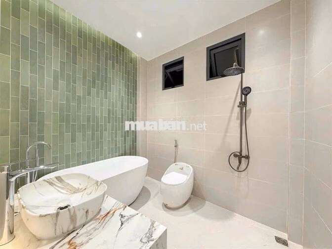 nhà vừa đc xây mới , full nội thất , dọn vô là ở