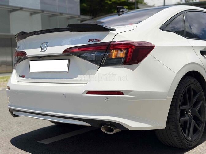 Honda Civic RS 2025 Trắng 18.000 km