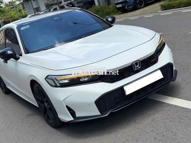 Honda Civic RS 2025 Trắng 18.000 km