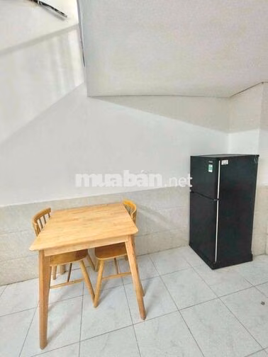 Phòng Trệt Siêu Rộng Gần Trường VAA Và Công Thương Sẵn Máy Lạnh