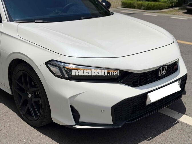 Honda Civic RS 2025 Trắng 18.000 km