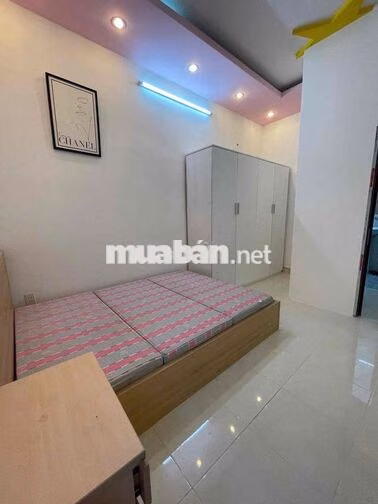 2 PHÒNG NGỦ BÌNH THẠNH CÓ CỬA SỔ TRỜI, FULL NỘI THẤT