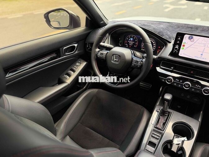 Honda Civic RS 2025 Trắng 18.000 km