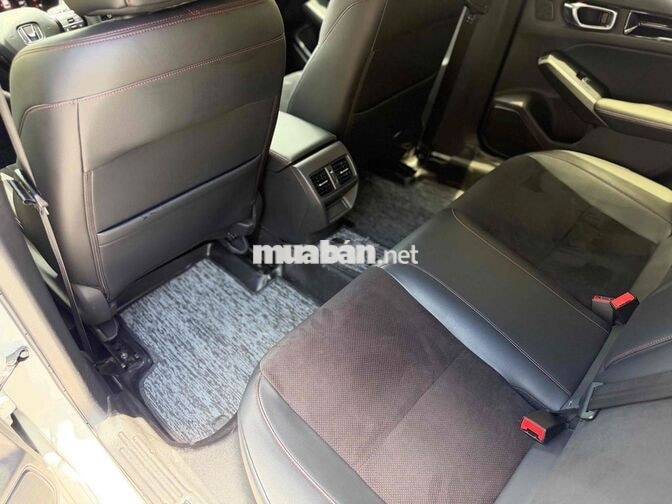 Honda Civic RS 2025 Trắng 18.000 km