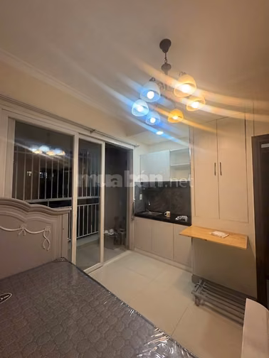 Chính chủ cho thuê CHDV chung cư Green Town Bình tân, 28m2, giá 3.7tr