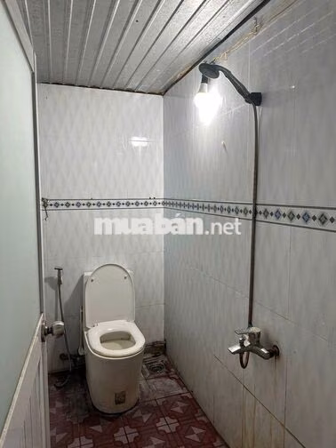 Nhà 2 mặt tiền Quận 12, gần chợ và Tô Ký