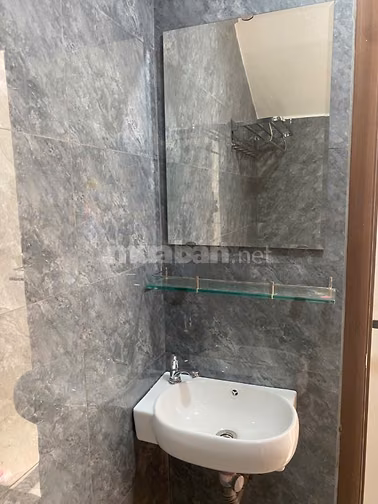 Chính chủ cho thuê CHDV chung cư Green Town Bình tân, 28m2, giá 3.7tr