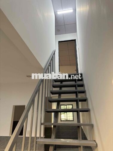 Nhà cho thuê NGUYÊN CĂN giá 5tr5 (Nhà mới) gần trường hc NVQ
