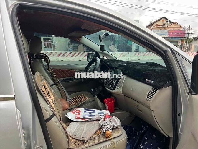 Toyota Innova Bạc Số sàn