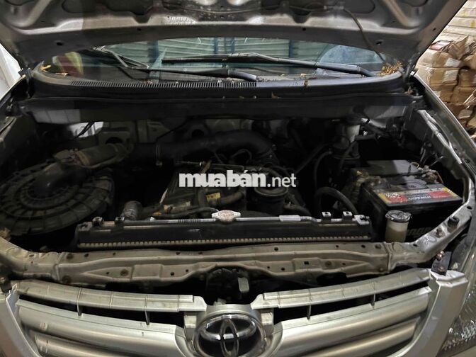 Toyota Innova Bạc Số sàn