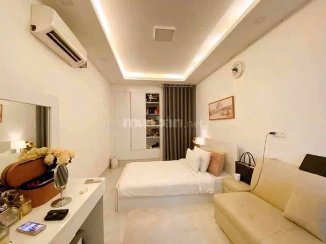 Khu sân bay Biệt thự đẹp 4 Tầng 7 x 21m Chính chủ để giá siêu tốt 