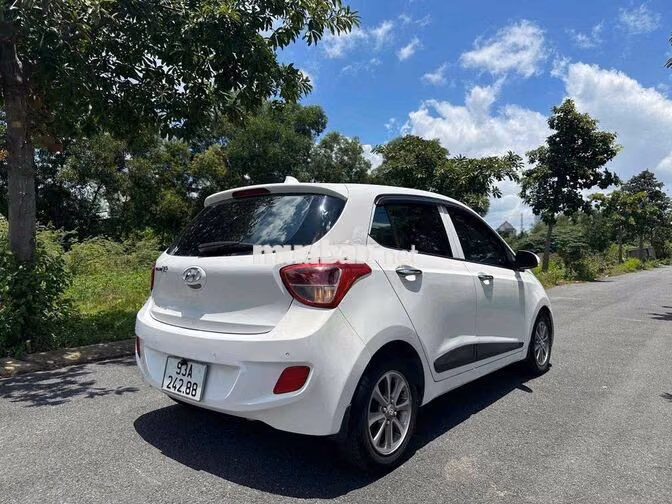 Hyundai I10 2014 1.0 AT Ấn Độ Tự động Trắng