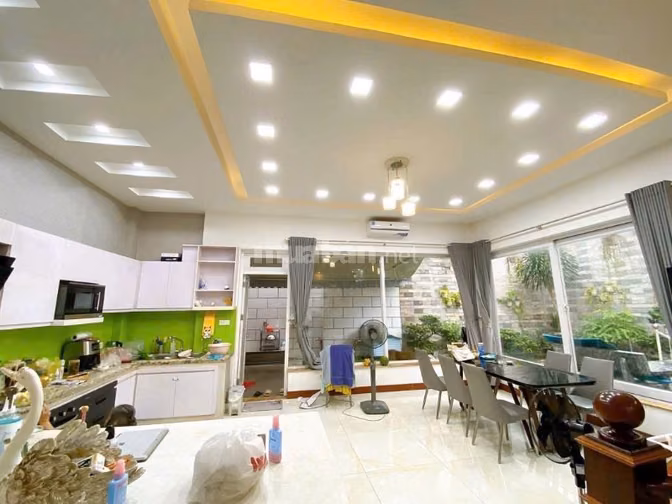 Khu sân bay Biệt thự đẹp 4 Tầng 7 x 21m Chính chủ để giá siêu tốt 