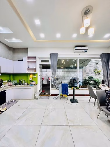 Khu sân bay Biệt thự đẹp 4 Tầng 7 x 21m Chính chủ để giá siêu tốt 