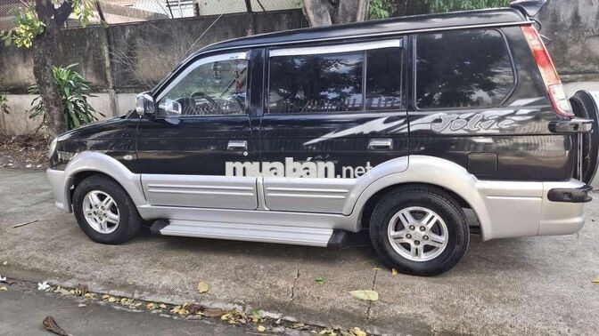 Mitsubishi Jolie 2004 7 chỗ màu Đen