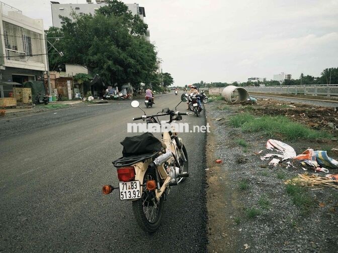 Honda CT Trail 110 Vàng kem