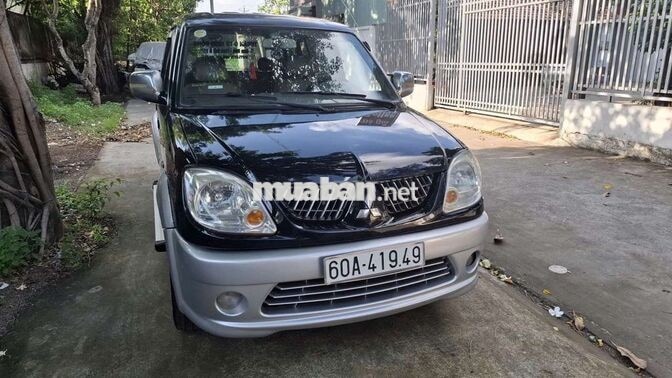 Mitsubishi Jolie 2004 7 chỗ màu Đen