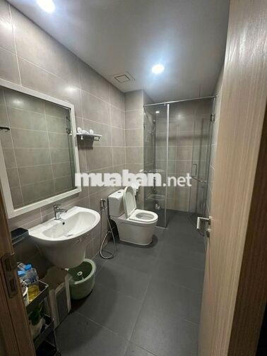 Sân phơi rộng rãi, Máy lạnh sẵn sàng, Bếp núc An toàn, Mời Bạn vào ở