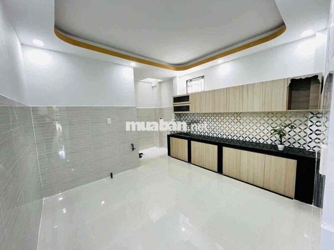 Bán Nhà 2 Tầng, 4 PN, ngang 4m x 16m, Hẻm xe hơi 6m, Phạm Hùng