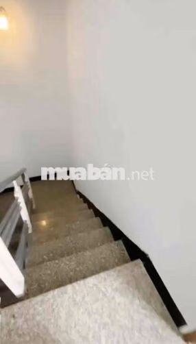 Nhà gò vấp 2 lầu. gần pham văn đồng gần trung tâm siêu thi Emart