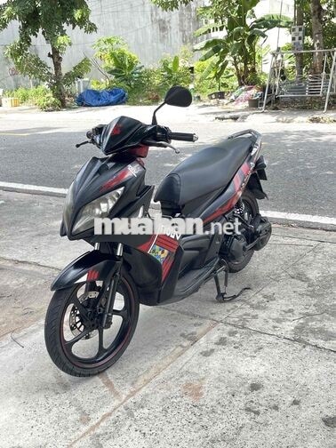 Yamaha Nouvo 4 Tự động Đen, Đỏ
