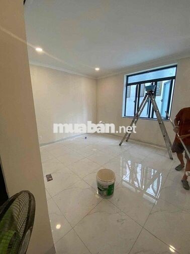 trống sẵn phòng Studio cửa sổ sáng Lê Bổi F7 Q8 gần Ueh cơ sở N ,