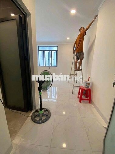 trống sẵn phòng Studio cửa sổ sáng Lê Bổi F7 Q8 gần Ueh cơ sở N ,