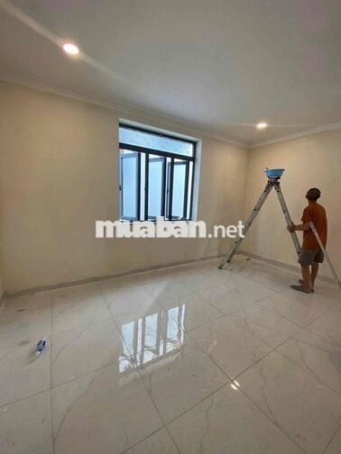 trống sẵn phòng Studio cửa sổ sáng Lê Bổi F7 Q8 gần Ueh cơ sở N ,