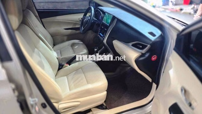 Toyota Vios 1.5G AT 2018 Vàng cát